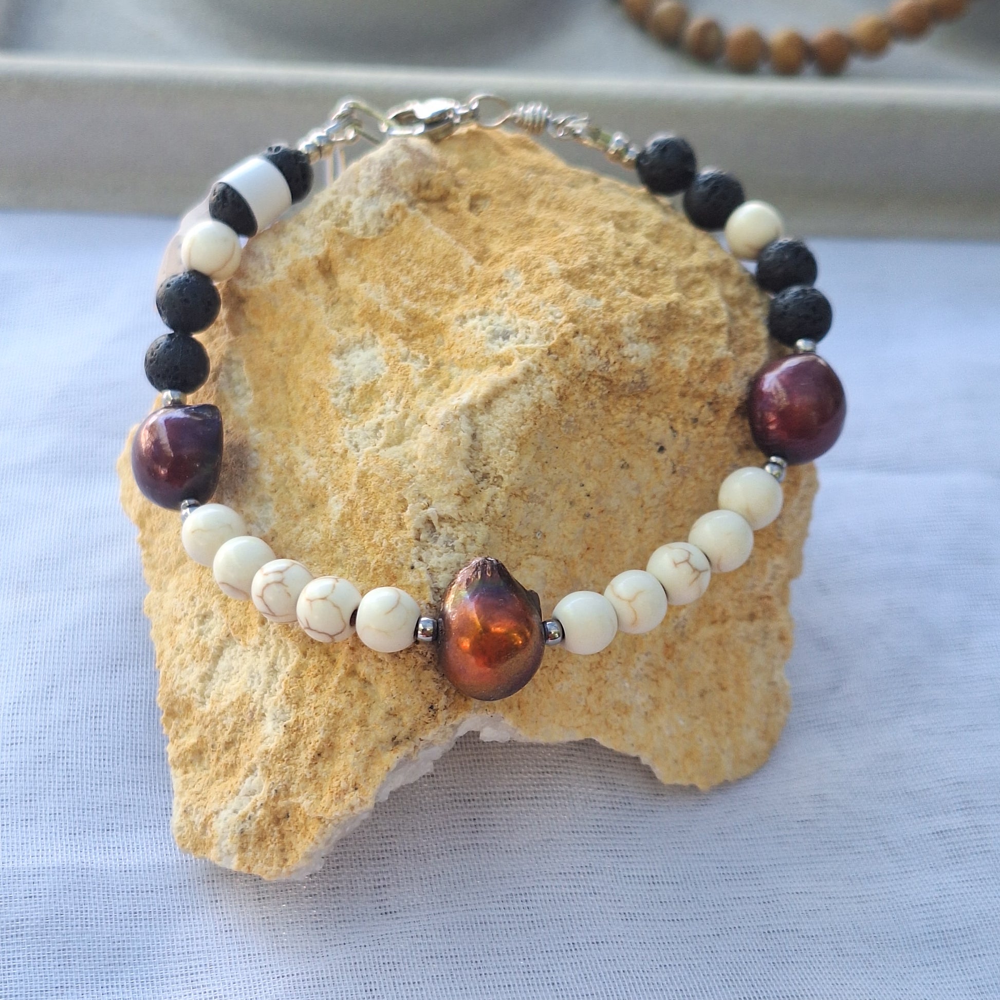 Howlite /Piedra Volcanica