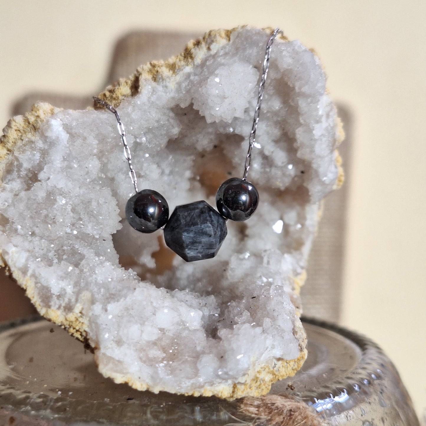 Larvikite/Hematita