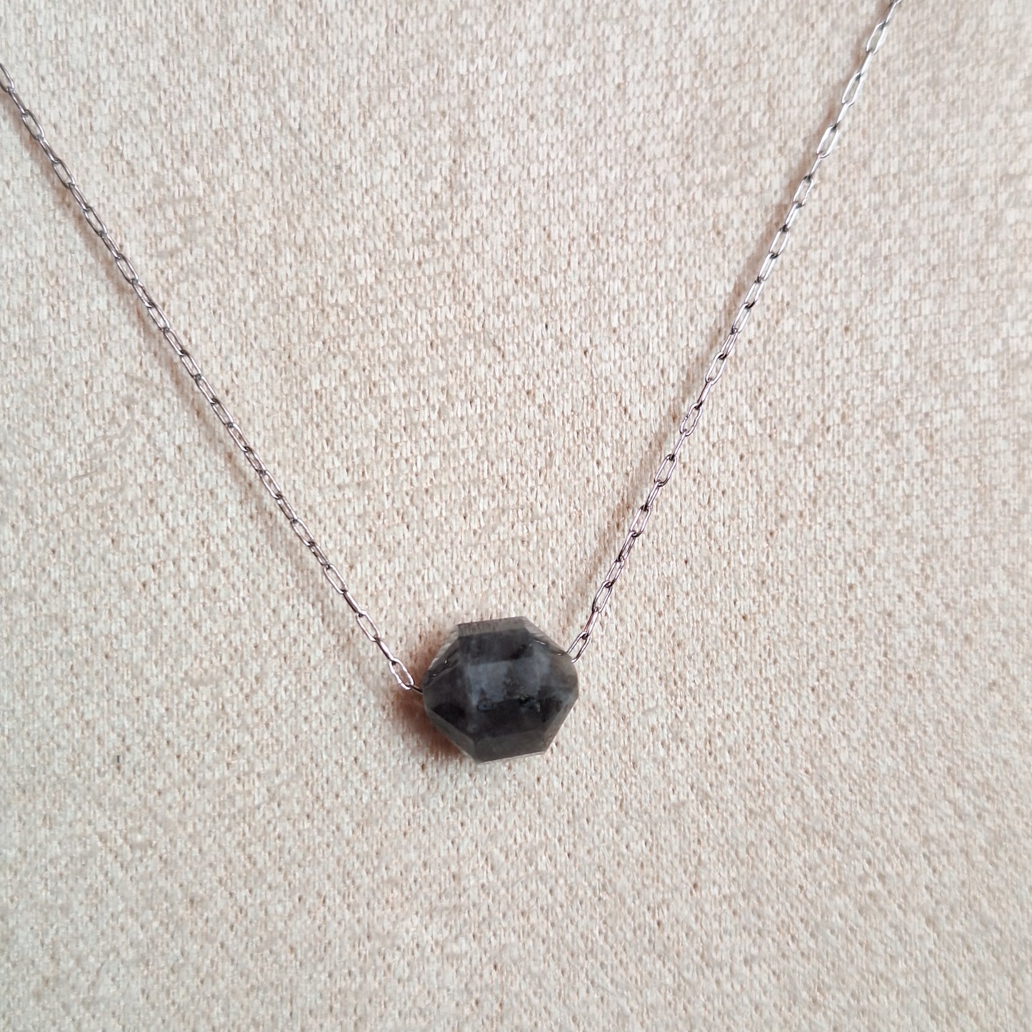 Larvikite Labradorita