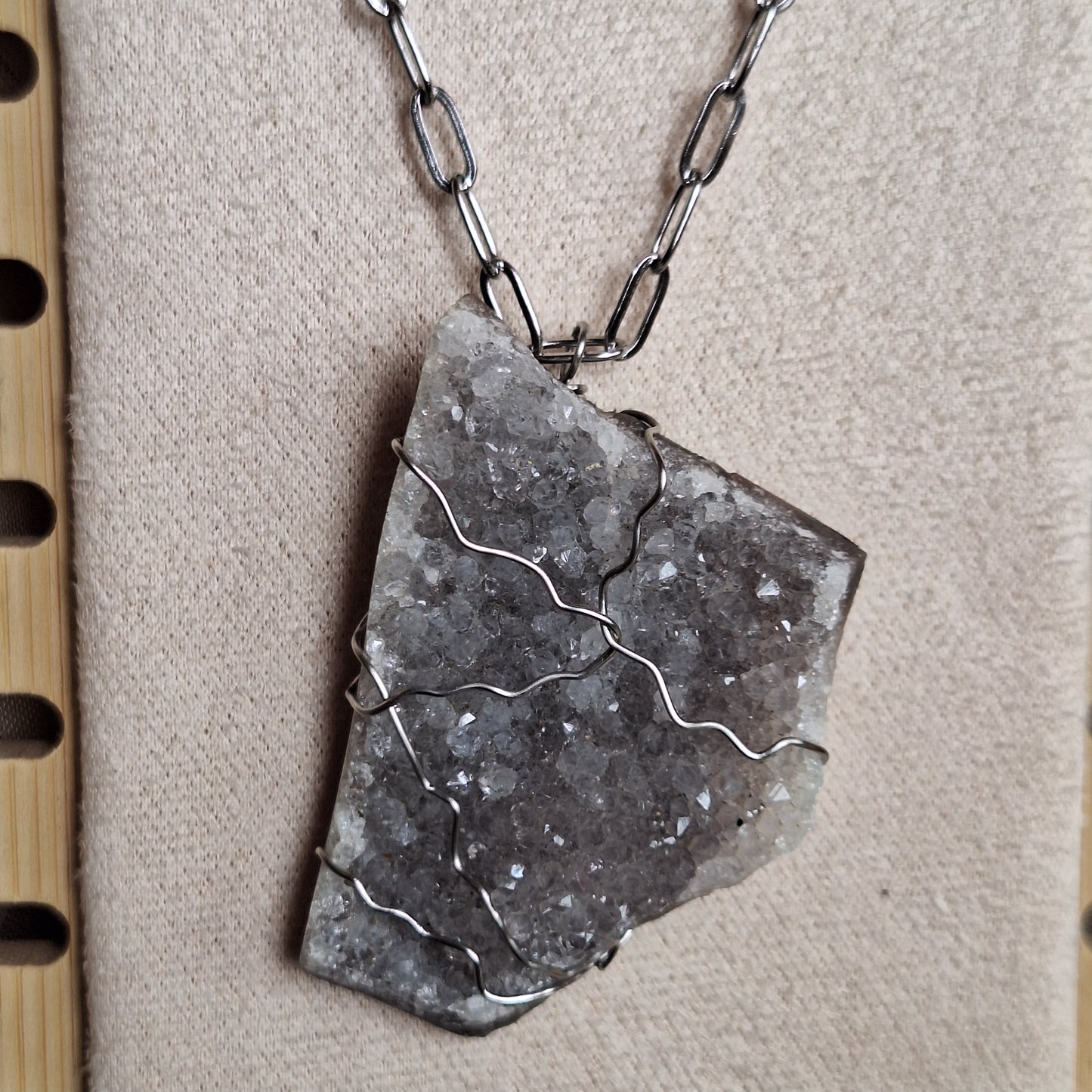 Amatista Gris