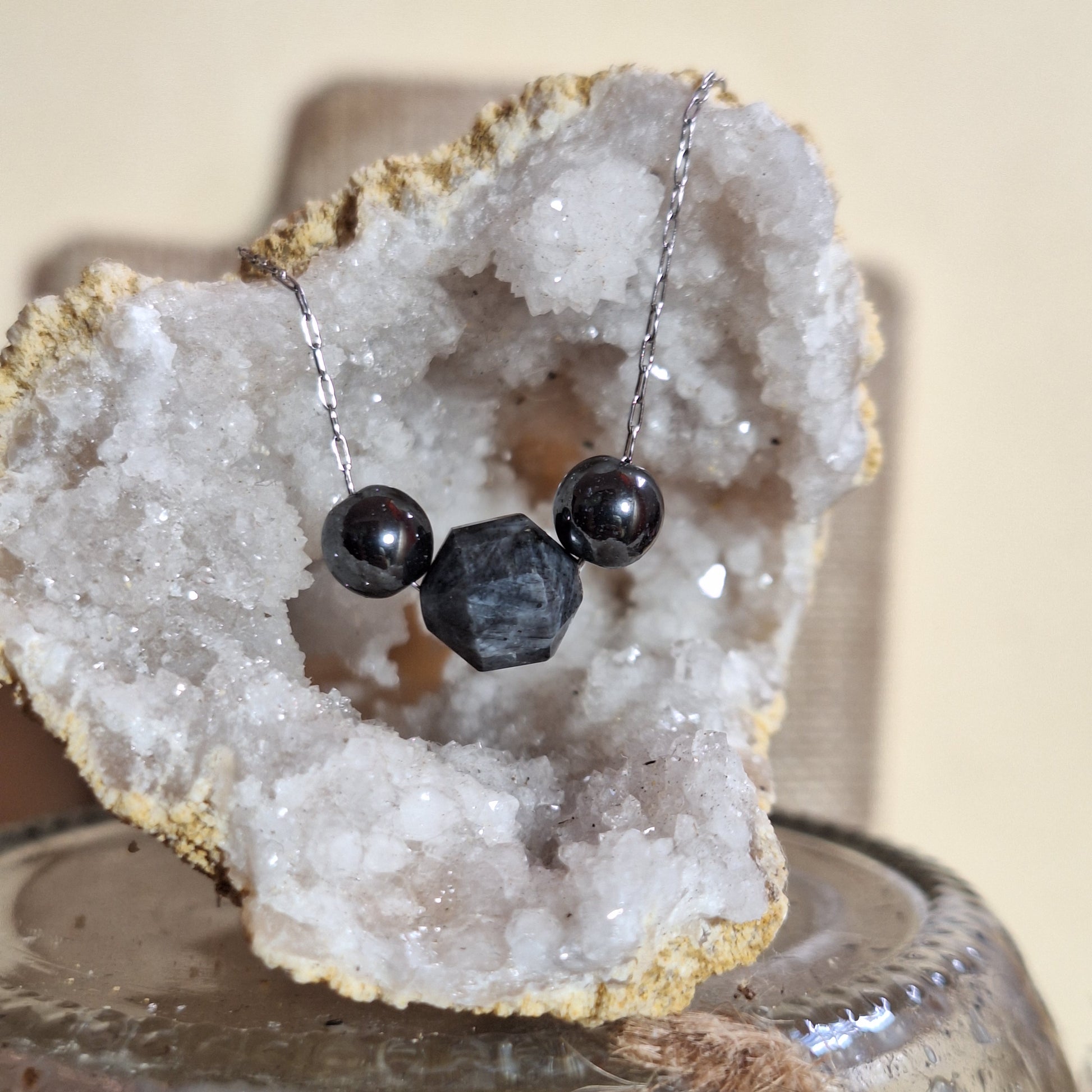 Larvikite/Hematita