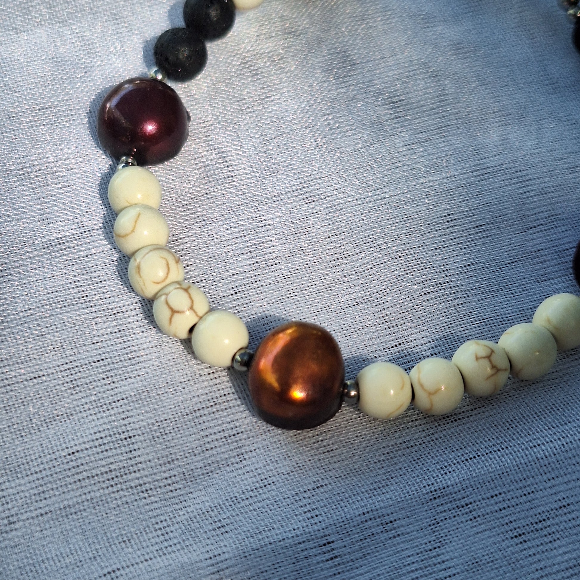 Howlite /Piedra Volcanica