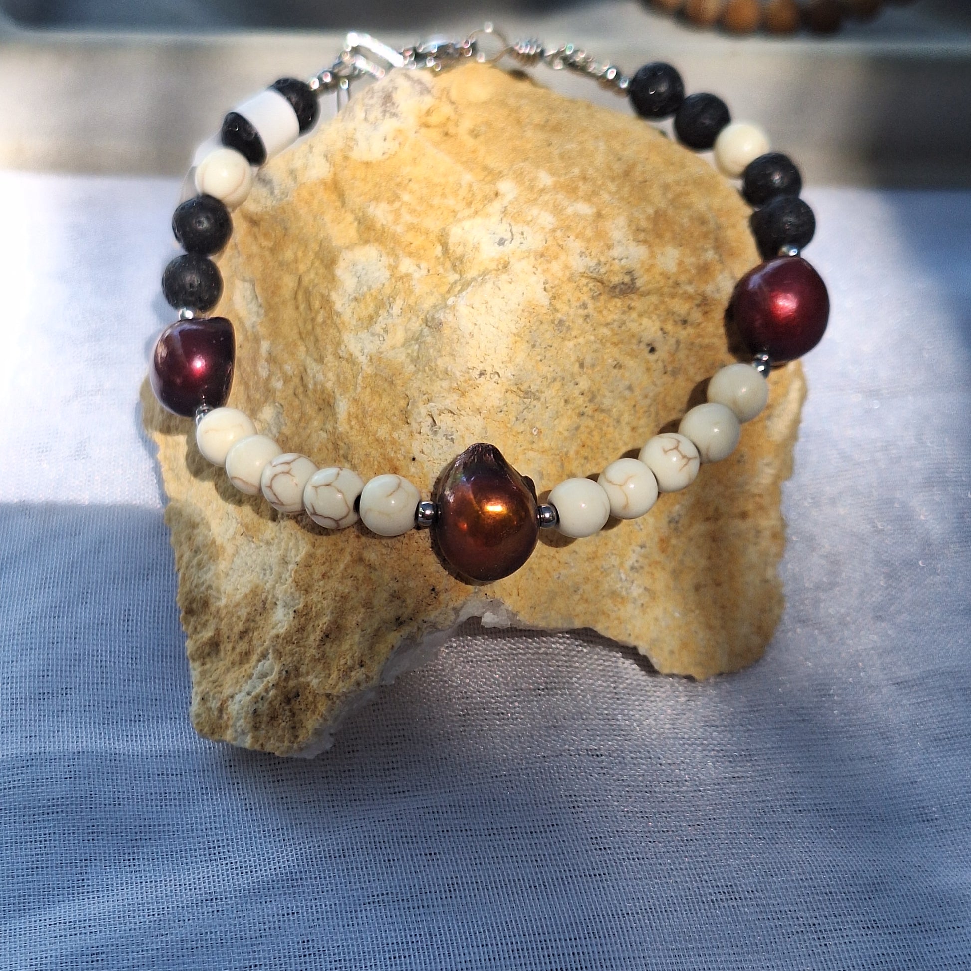 Howlite /Piedra Volcanica